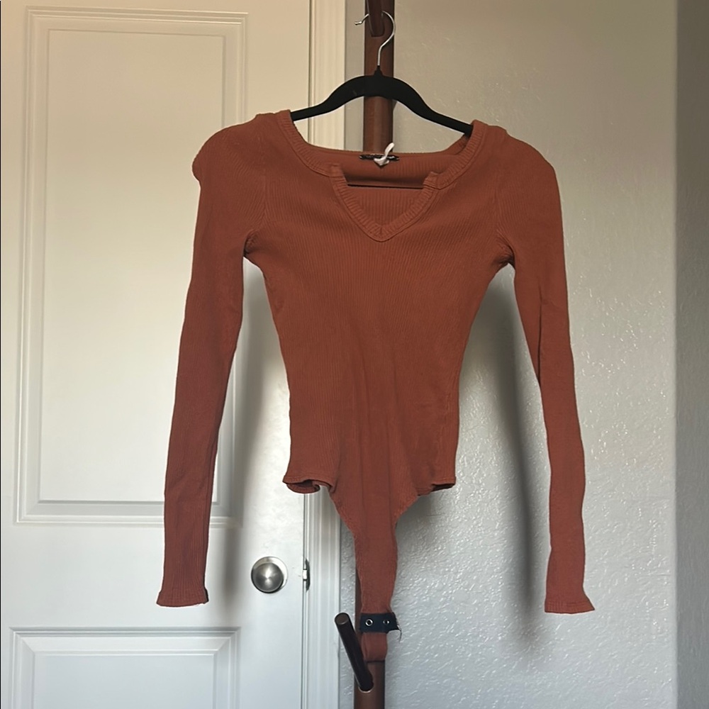 Fashion Nova W Burnt Orange V Neck Scoop Long Sleeve Bodysuit Size Large |E59